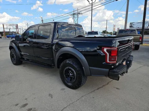 More photos of 2017 Ford F-150 Raptor at Vincent Motor Company, TX