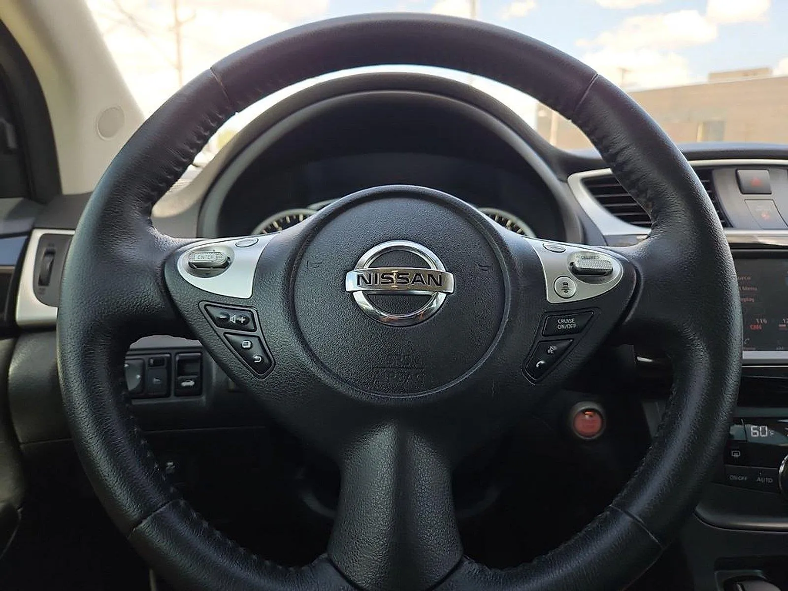 Nissan Sentra photo 30