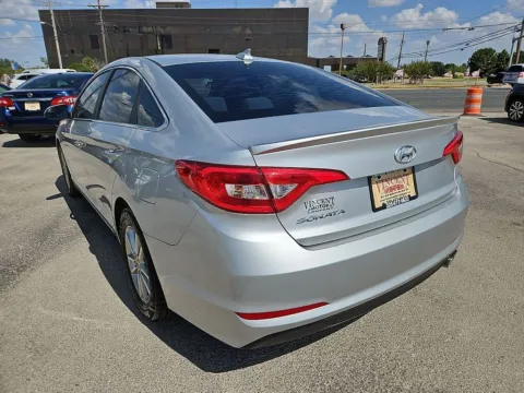 More photos of 2017 Hyundai Sonata SE at Vincent Motor Company, TX