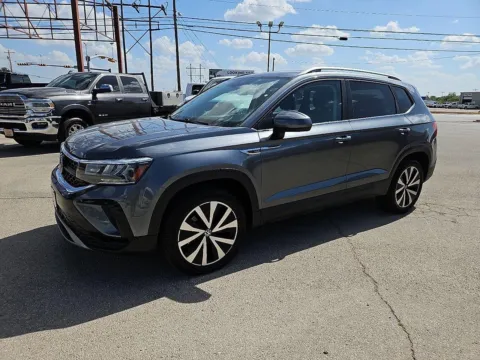 Photos of 2022 Volkswagen Taos 1.5T SE for sale in Abilene, TX at Vincent Motor Company