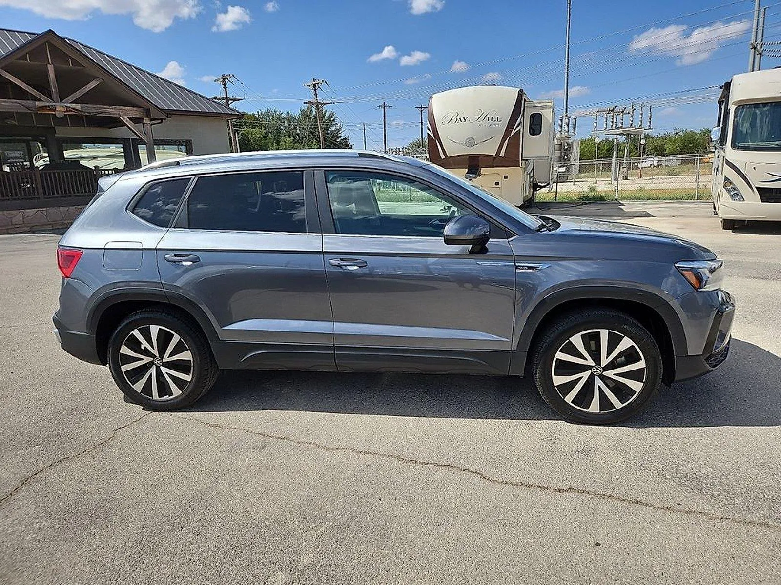 Volkswagen Taos photo 9