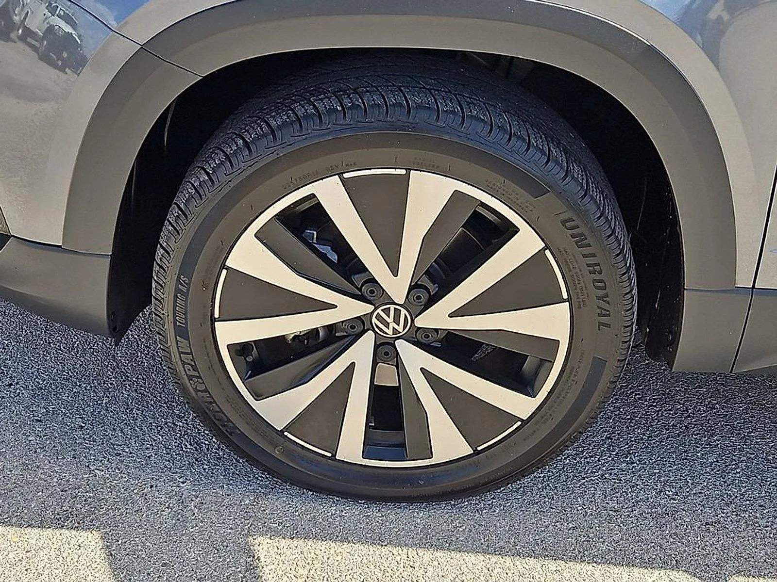 Volkswagen Taos photo 13