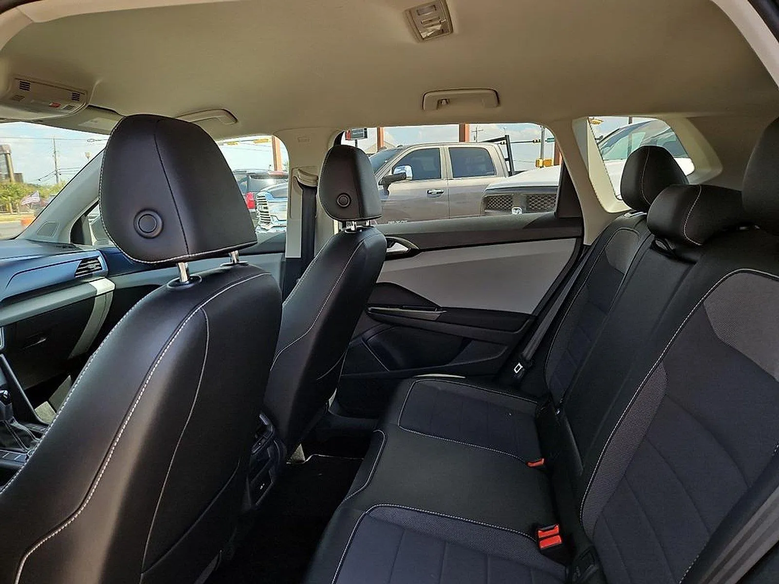 Volkswagen Taos photo 18