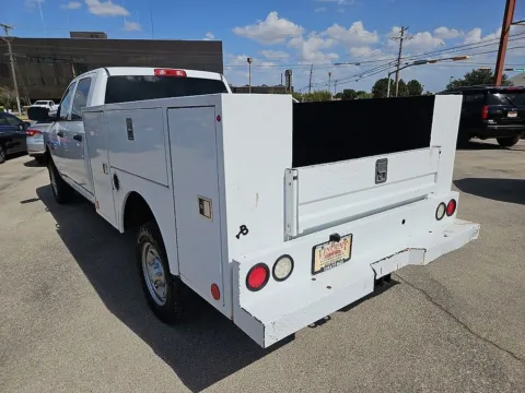 More photos of 2018 Ram 2500 Tradesman at Vincent Motor Company, TX