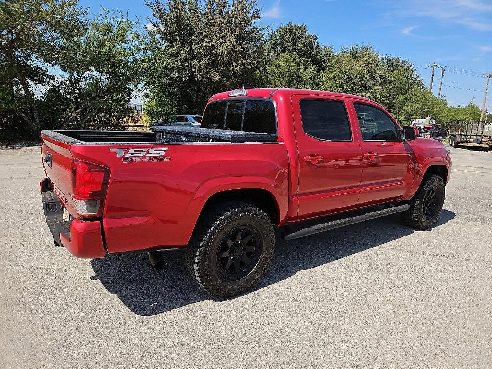 Toyota Tacoma photo 8