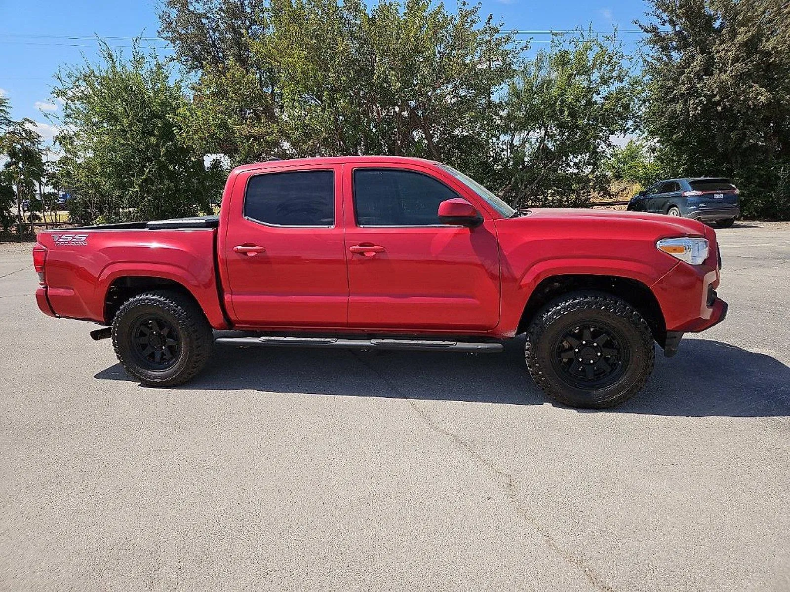 Toyota Tacoma photo 9