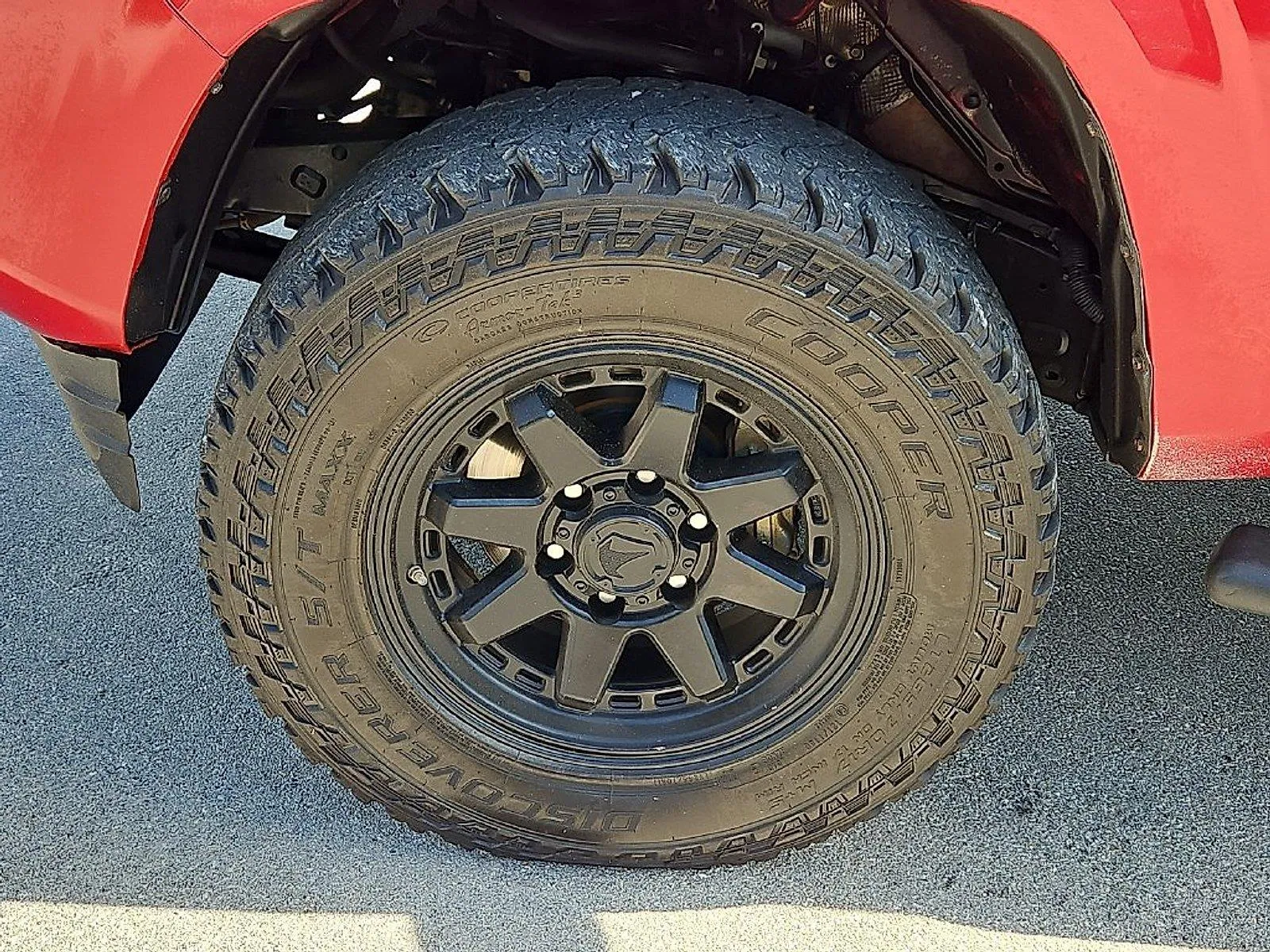 Toyota Tacoma photo 13