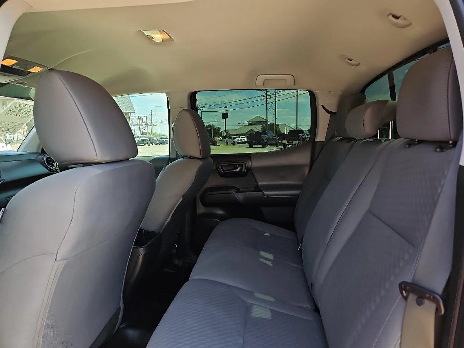 Toyota Tacoma photo 17