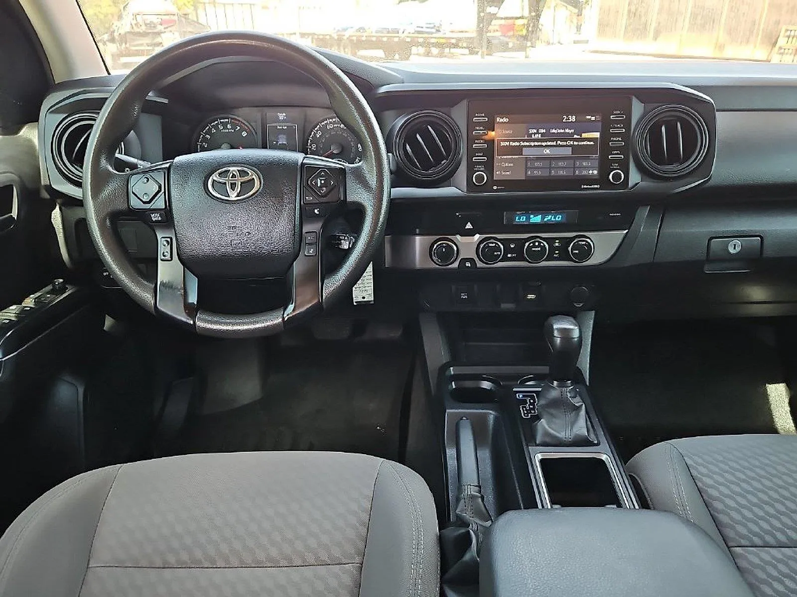Toyota Tacoma photo 18