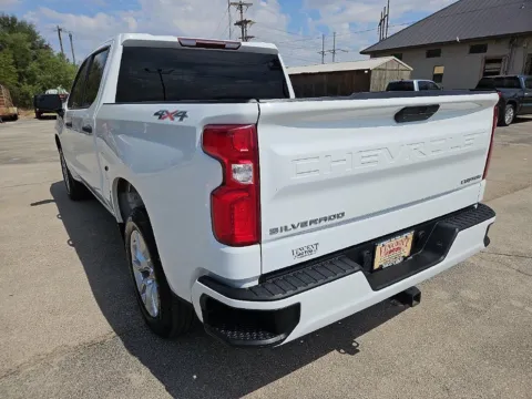 More photos of 2021 Chevrolet Silverado 1500 Custom at Vincent Motor Company, TX