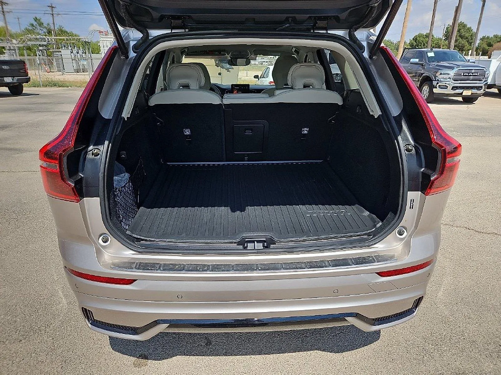 Volvo XC60 photo 16