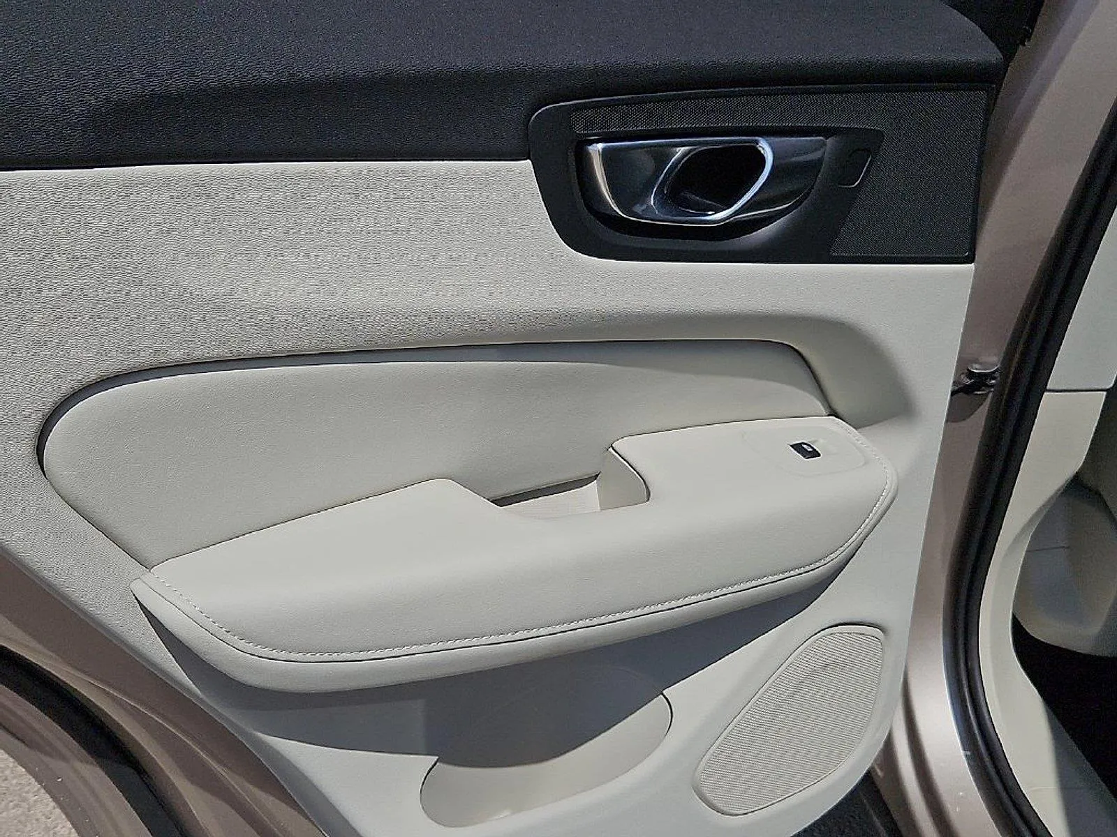 Volvo XC60 photo 18