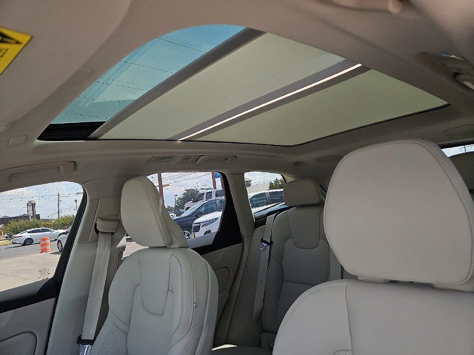 Volvo XC60 photo 23