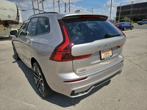 More photos of 2026 Volvo XC60 B5 Ultra at Vincent Motor Company, TX
