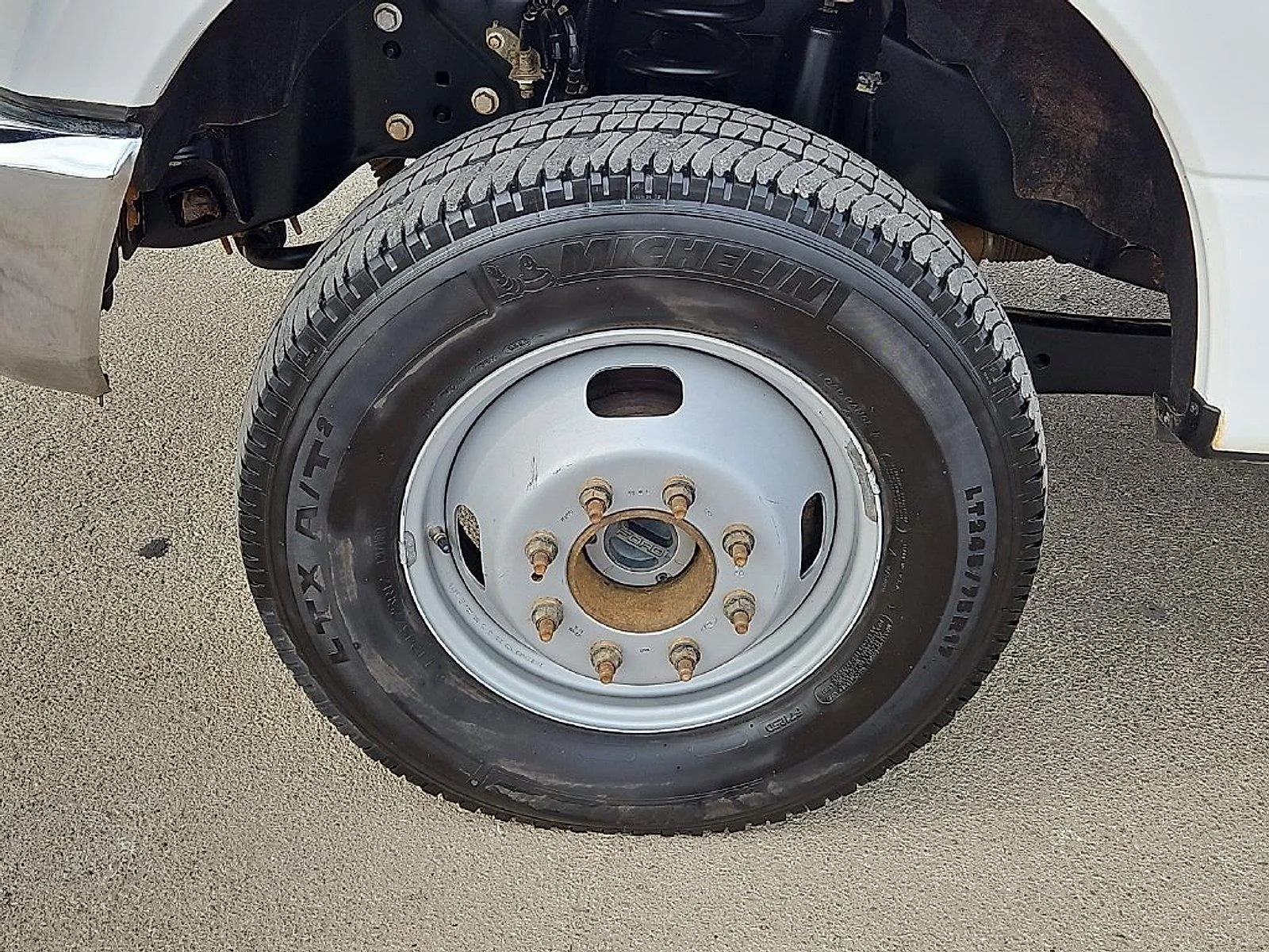 Ford F-350 photo 13
