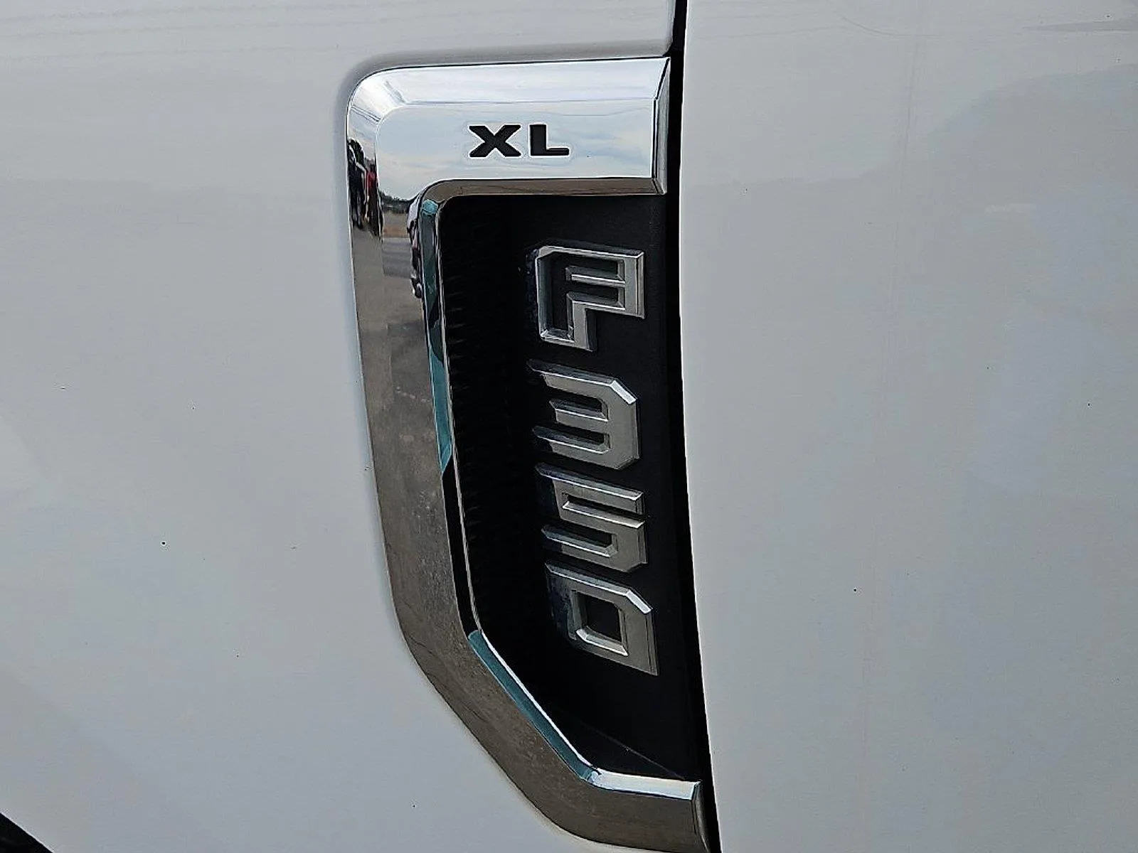 Ford F-350 photo 14