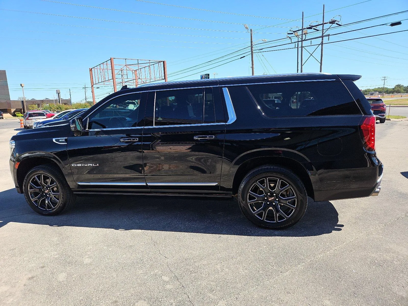 GMC Yukon XL photo 3