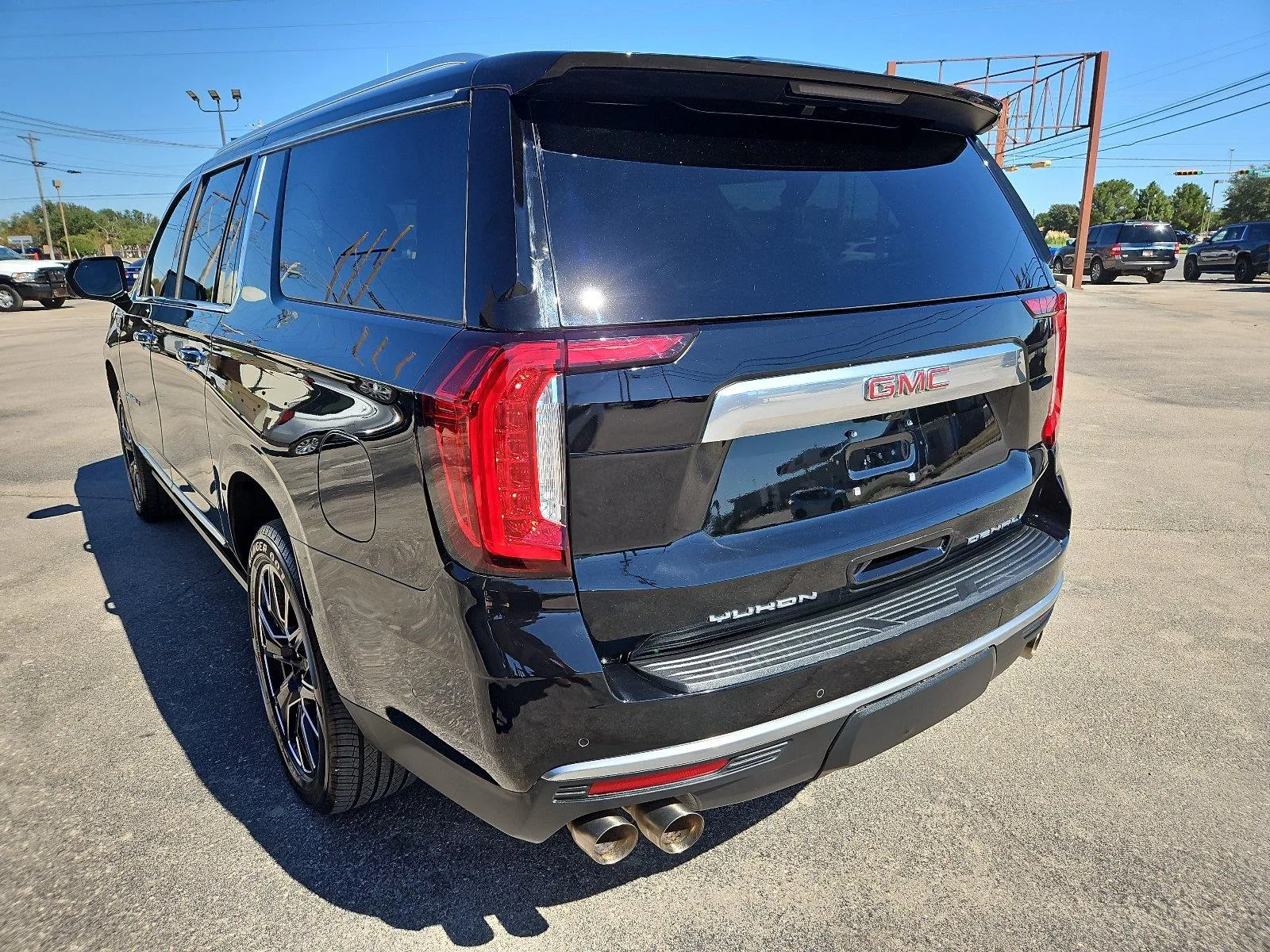GMC Yukon XL photo 5