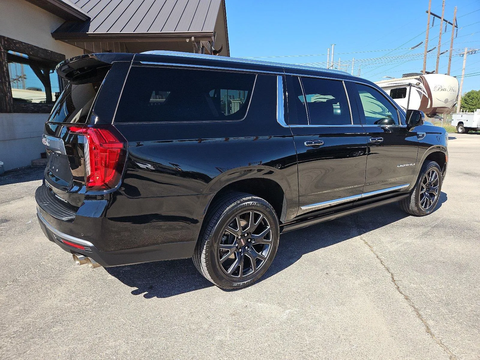 GMC Yukon XL photo 8