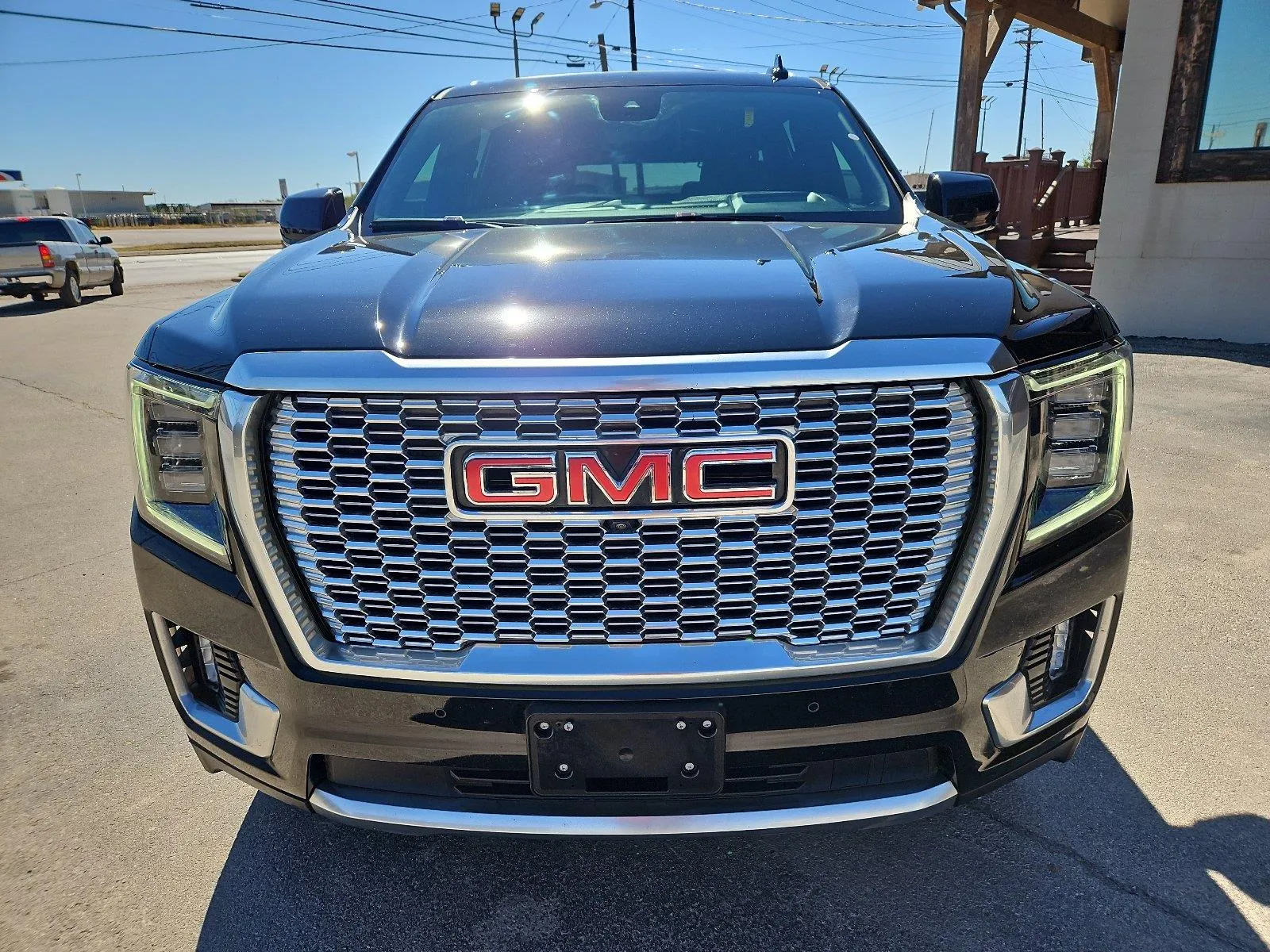GMC Yukon XL photo 12