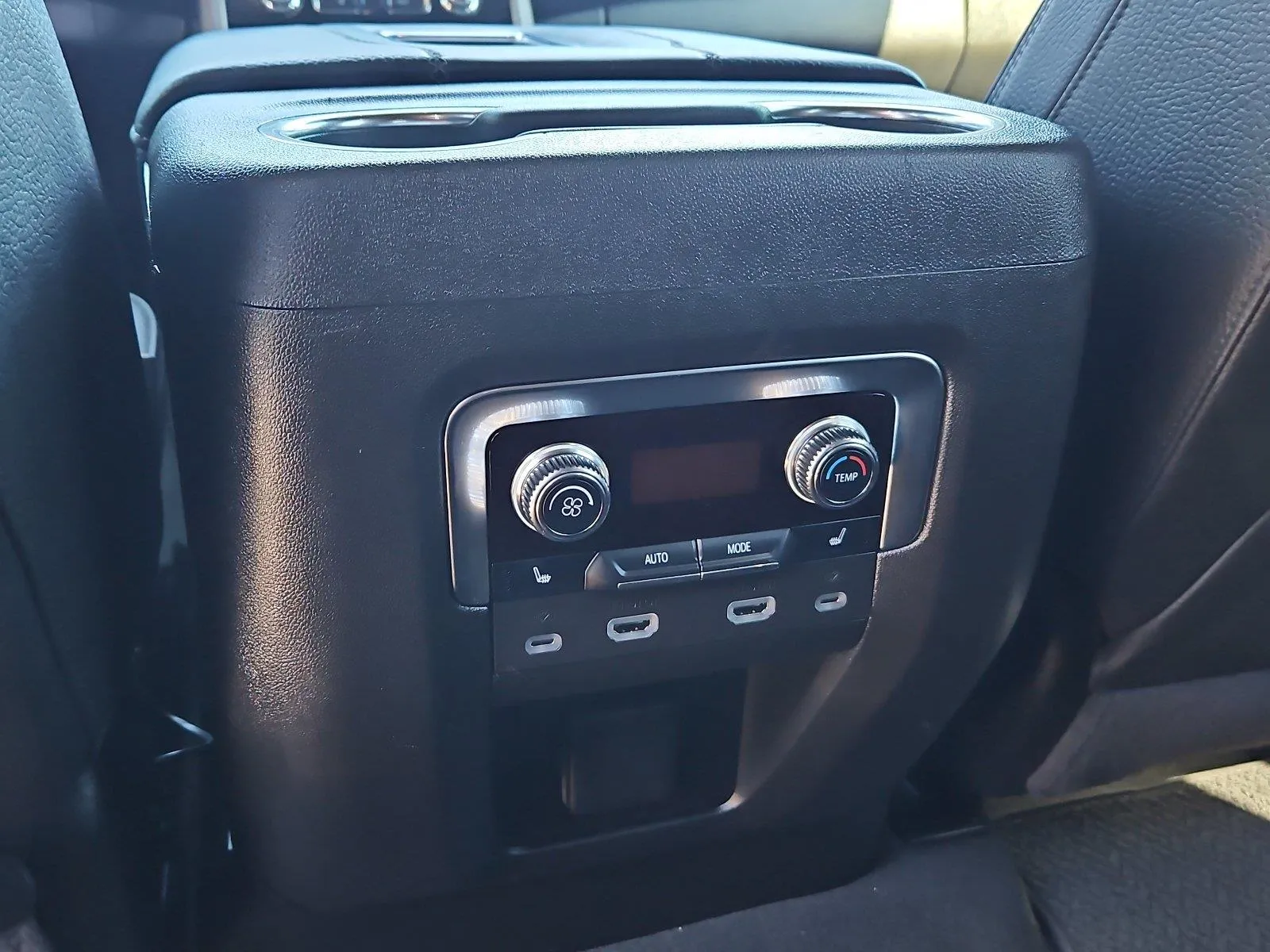GMC Yukon XL photo 18