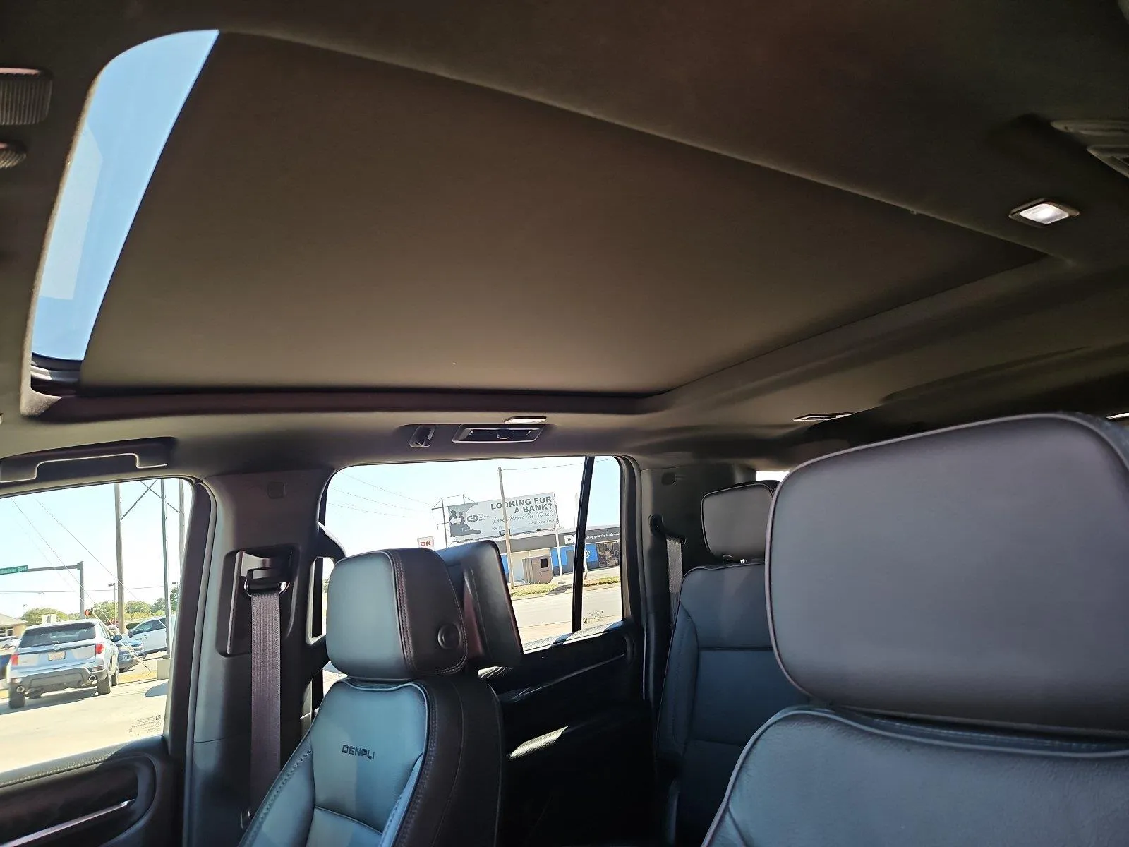 GMC Yukon XL photo 20