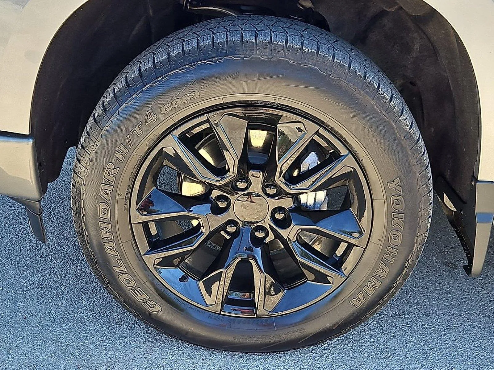 Chevrolet Silverado photo 13