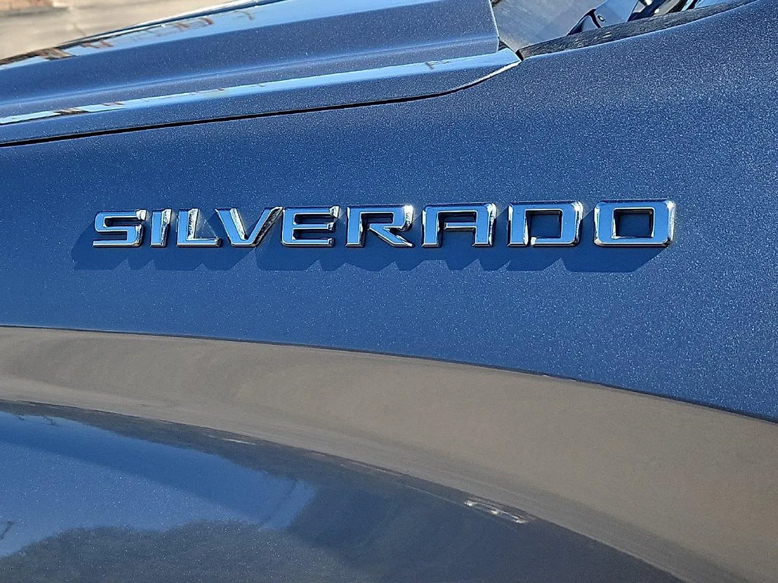 Chevrolet Silverado photo 14