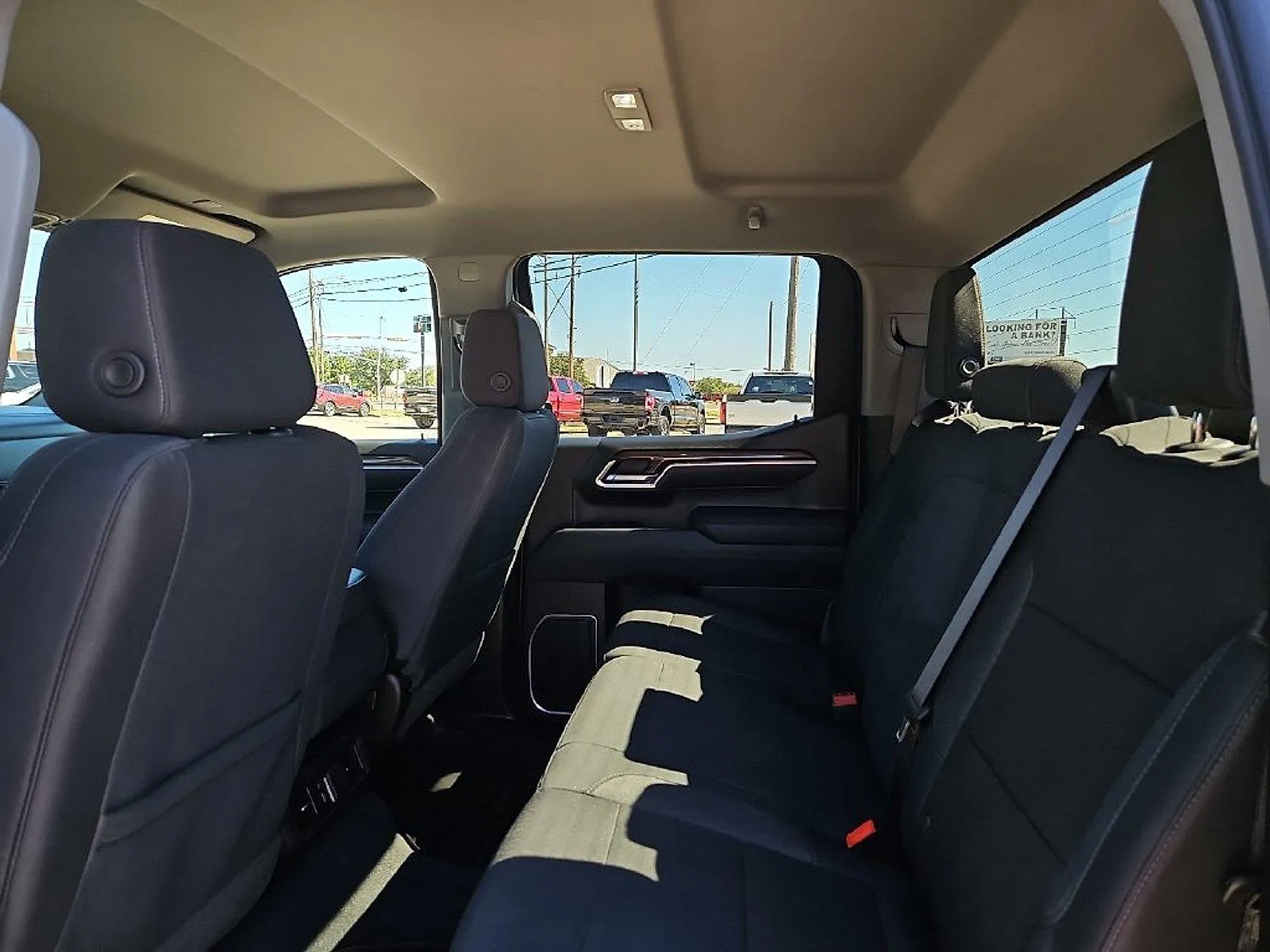Chevrolet Silverado photo 17