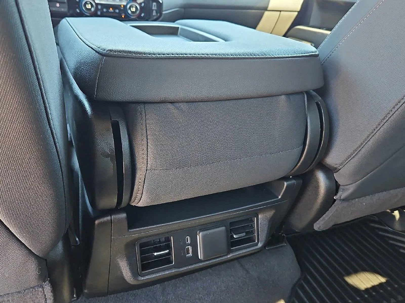 Chevrolet Silverado photo 19