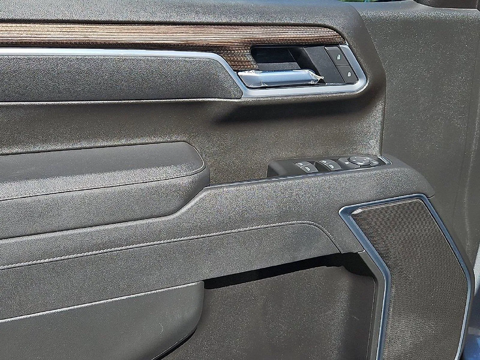 Chevrolet Silverado photo 20