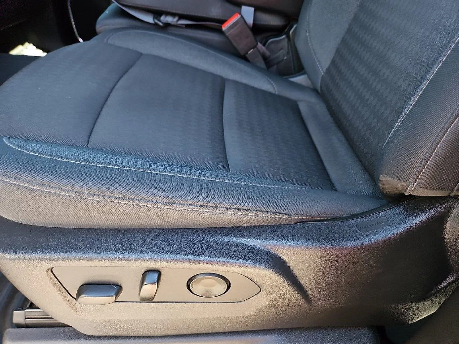 Chevrolet Silverado photo 22
