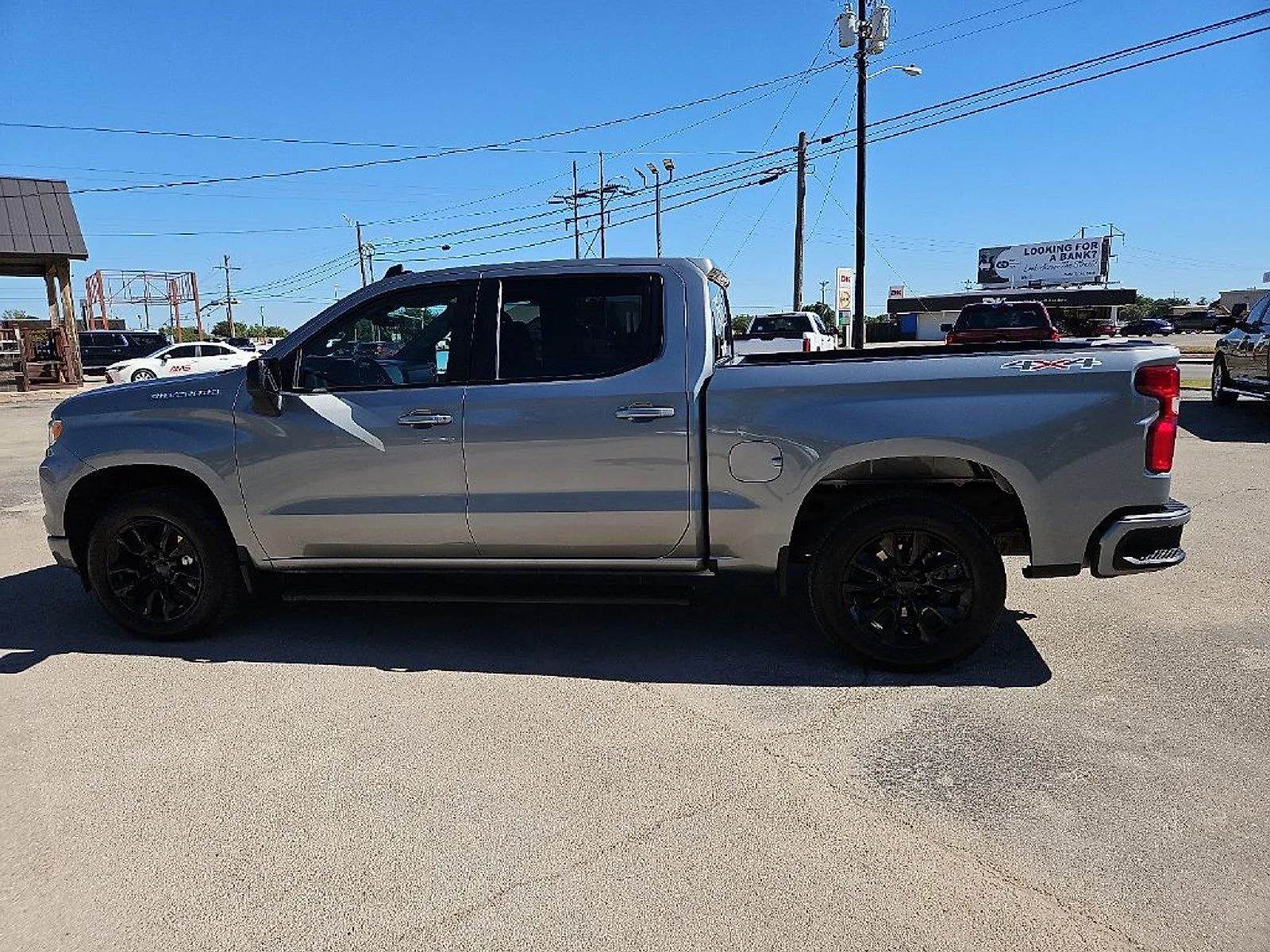 Chevrolet Silverado photo 3