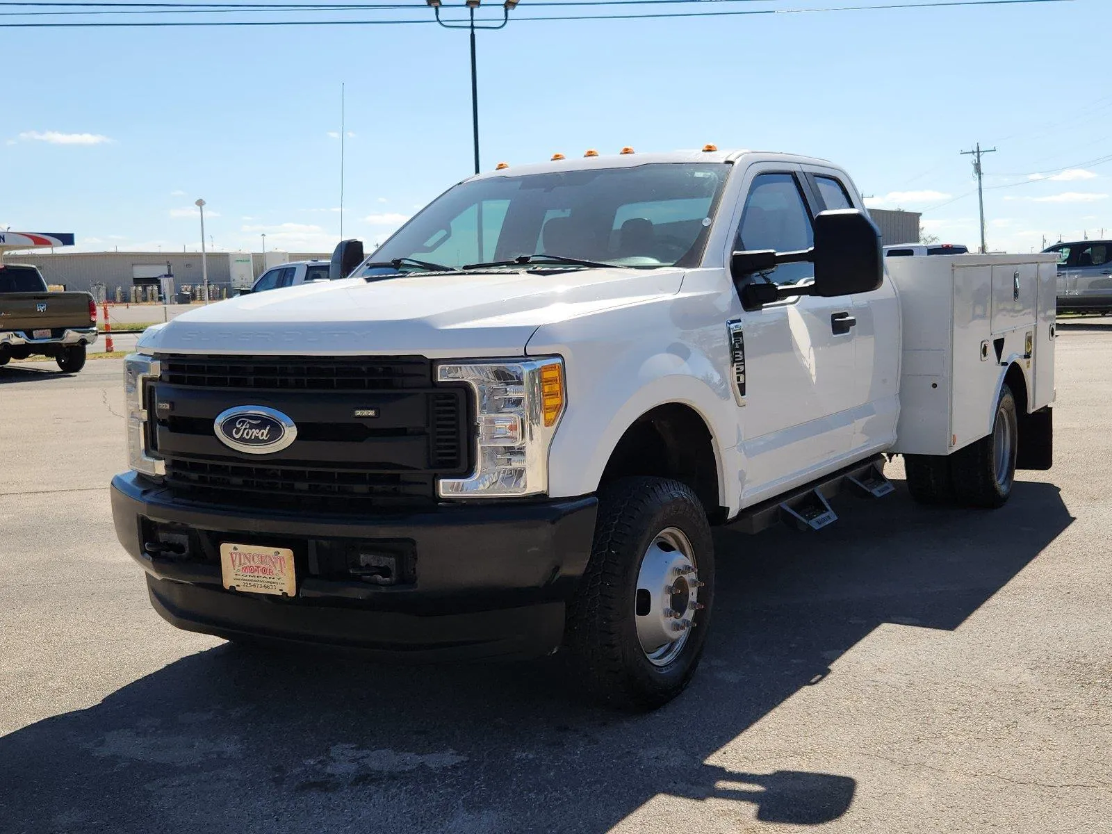 White 2017 Ford Super Duty F-350 DRW XL for sale in Abilene, TX