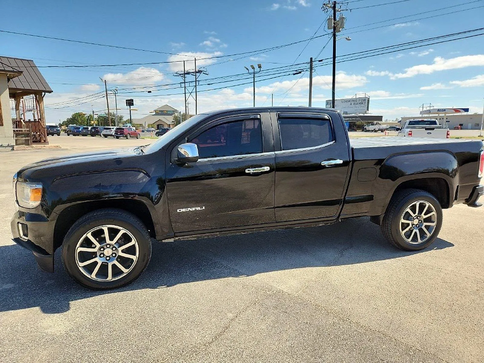 GMC Canyon photo 2