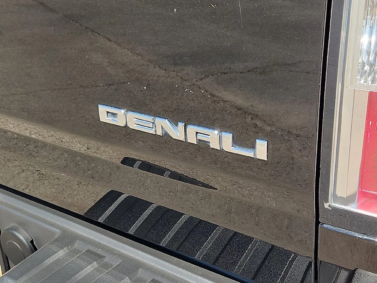 GMC Canyon photo 11