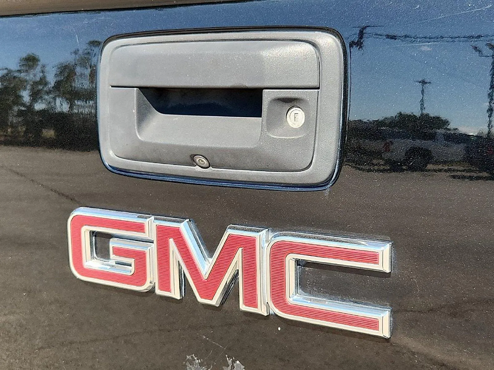 GMC Canyon photo 13
