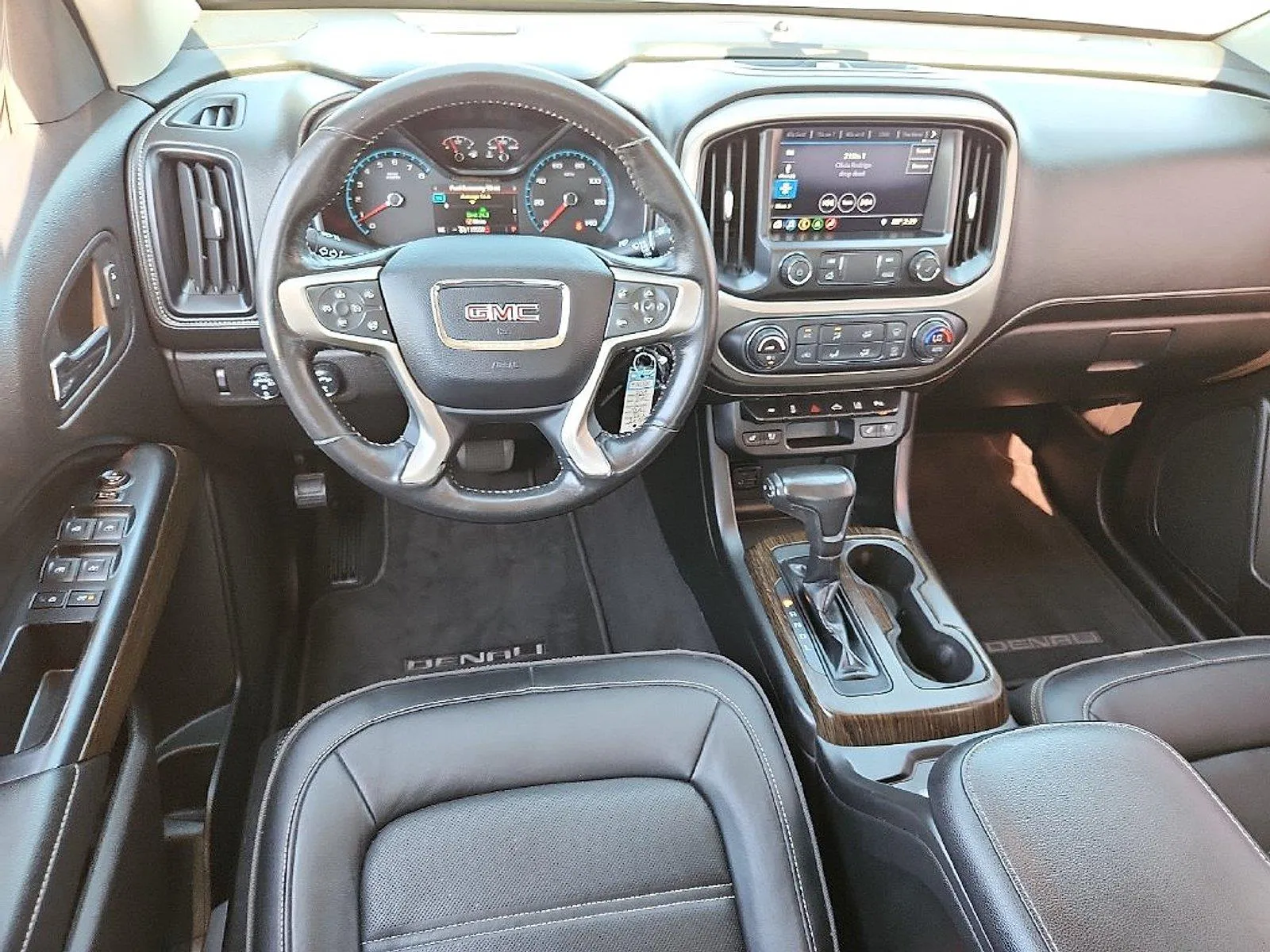 GMC Canyon photo 15