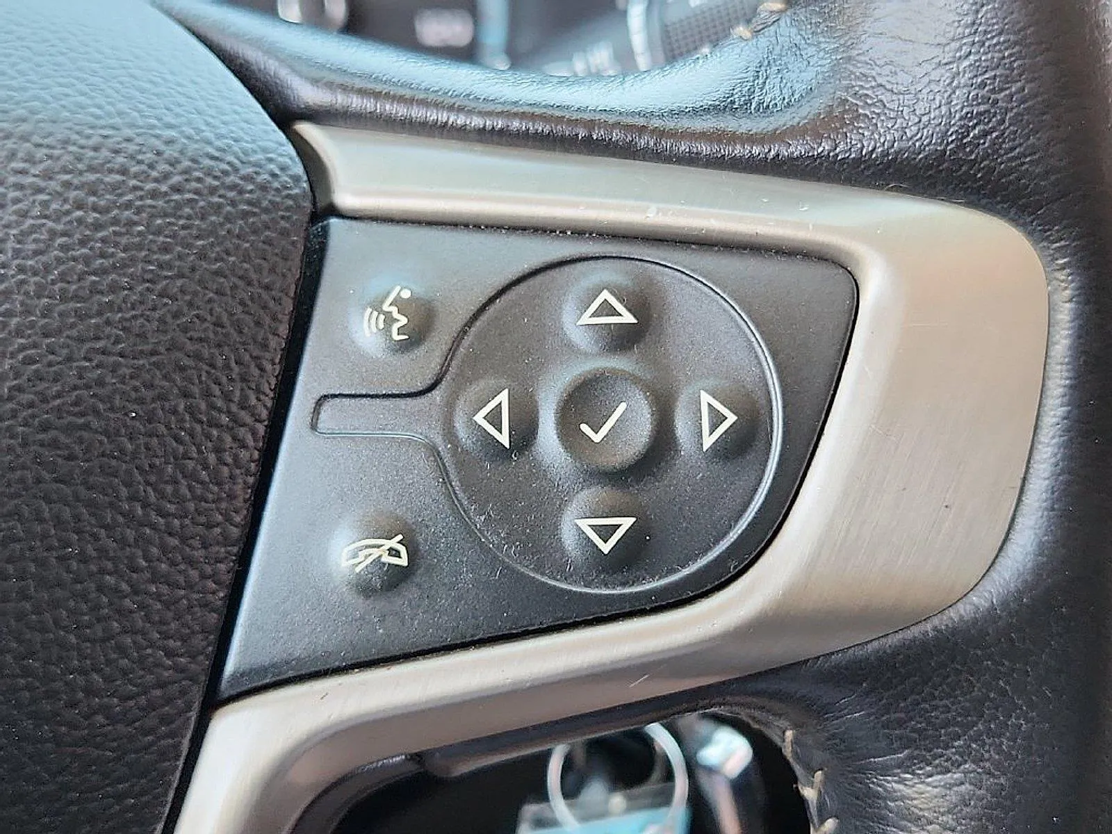 GMC Canyon photo 25