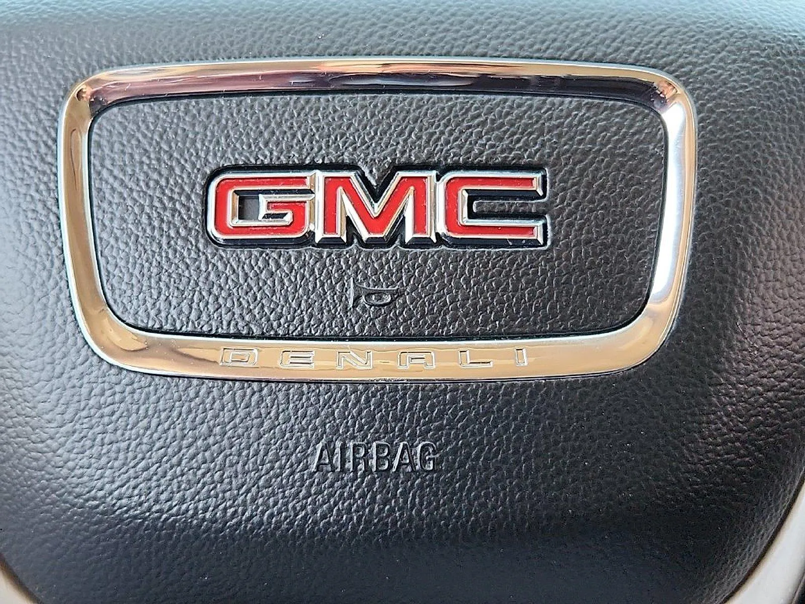 GMC Canyon photo 27