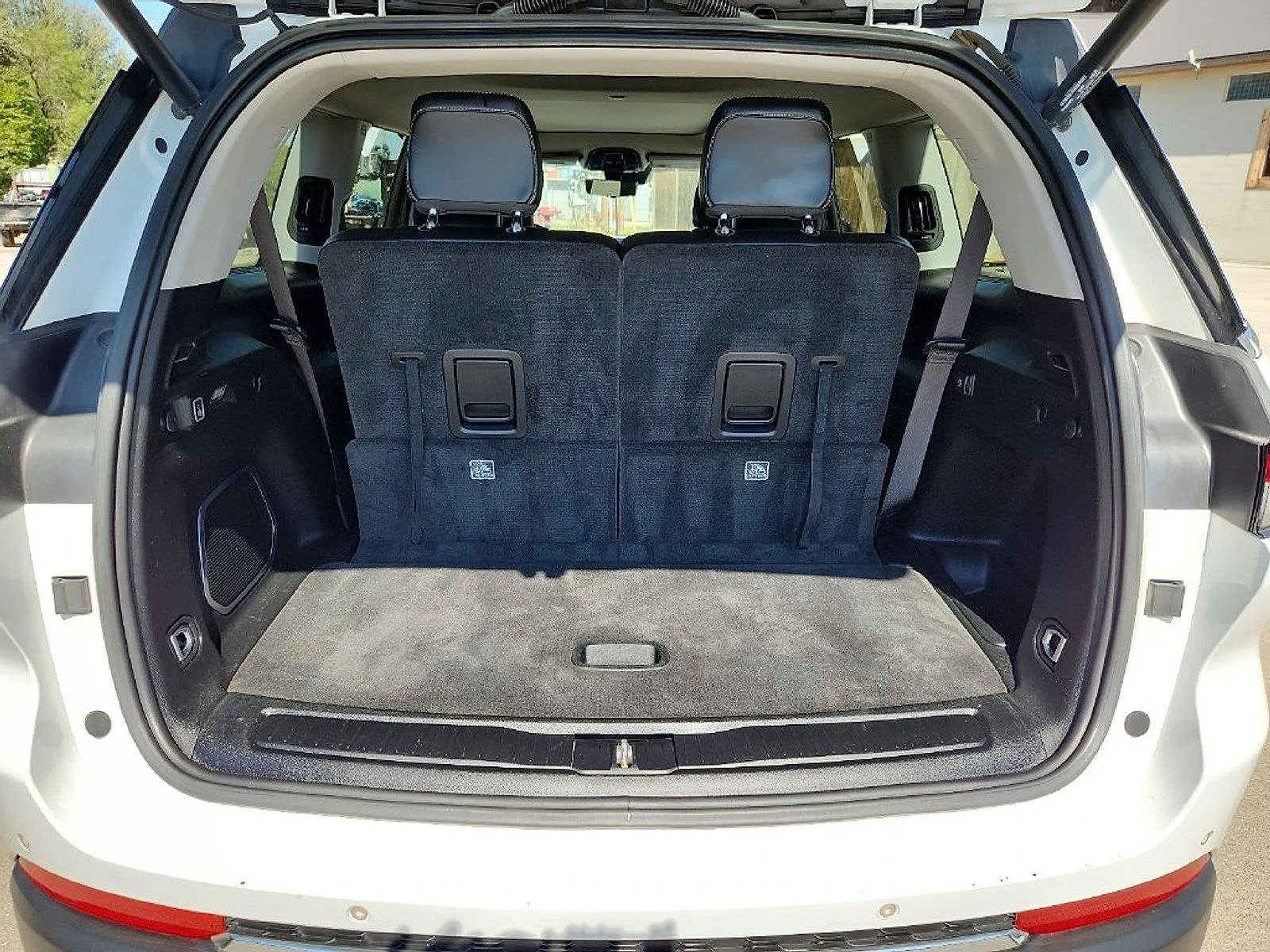 Jeep Grand Cherokee L photo 12