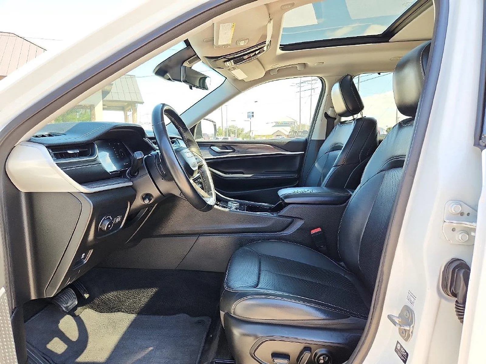 Jeep Grand Cherokee L photo 17