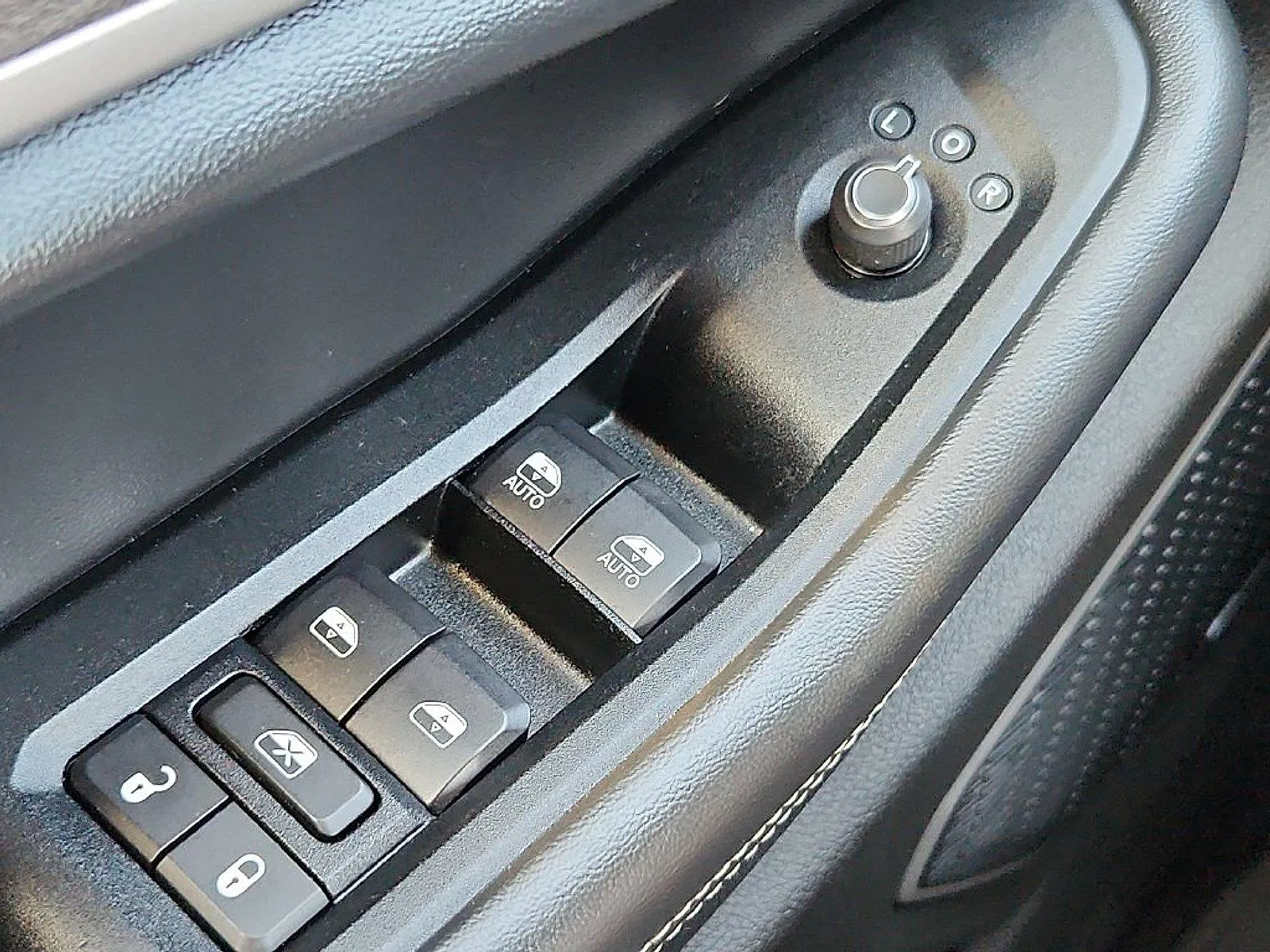 Jeep Grand Cherokee L photo 27