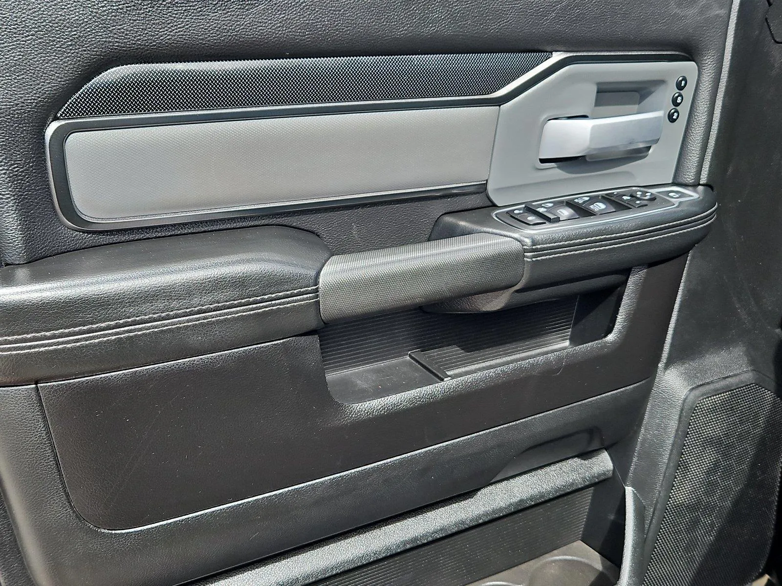 Ram 2500 photo 21
