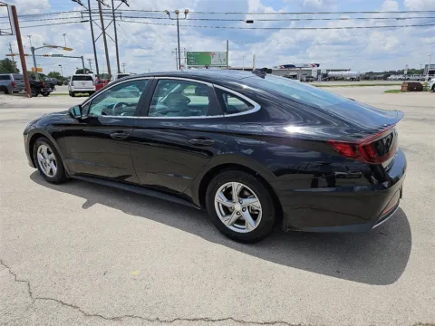 More photos of 2022 Hyundai Sonata SE at Vincent Motor Company, TX