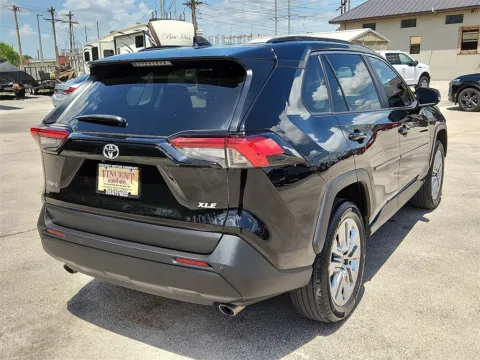 More photos of 2022 Toyota RAV4 XLE Premium at Vincent Motor Company, TX