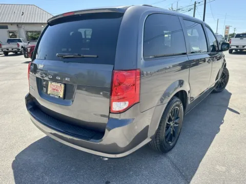 More photos of 2019 Dodge Grand Caravan SXT at Vincent Motor Company, TX