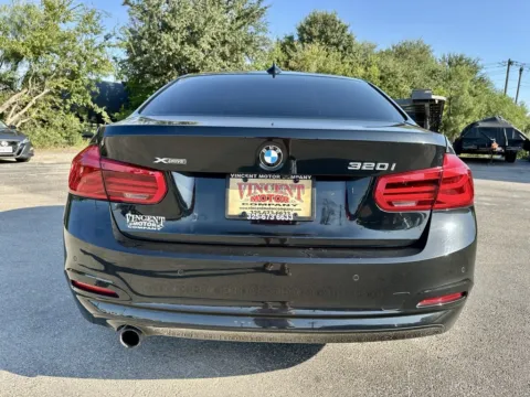More photos of 2018 BMW 3 Series 320i xDrive at Vincent Motor Company, TX