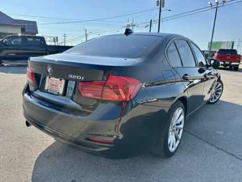 More photos of 2018 BMW 3 Series 320i xDrive at Vincent Motor Company, TX