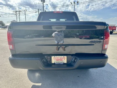 More photos of 2022 Ram 1500 Classic Warlock at Vincent Motor Company, TX